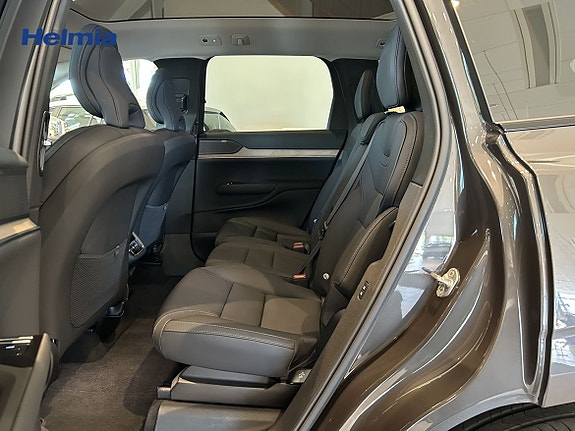 Volvo EX90 8 of 19