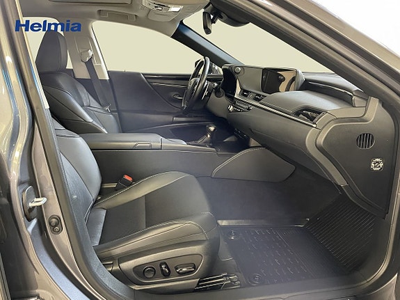 Lexus ES300h 13 of 15