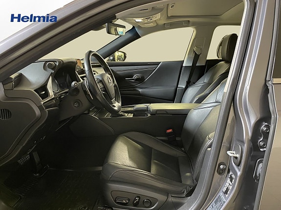 Lexus ES300h 11 of 15