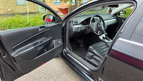 Volkswagen Passat 6 of 13