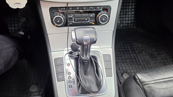 Volkswagen Passat 13 of 13
