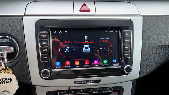 Volkswagen Passat 12 of 13