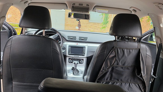Volkswagen Passat 9 of 13