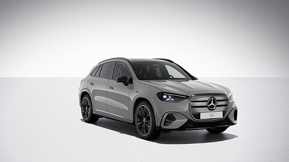Mercedes-Benz GLC300 3 of 10