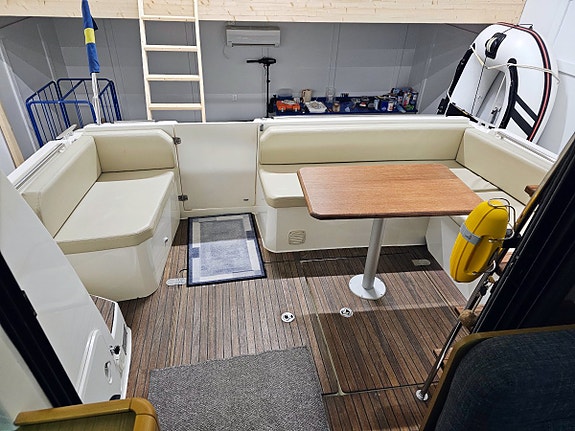 Jeanneau Merry Fisher 10 Yanmar 380hk diesel axeldrift 4 of 12