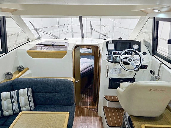 Jeanneau Merry Fisher 10 Yanmar 380hk diesel axeldrift 11 of 12