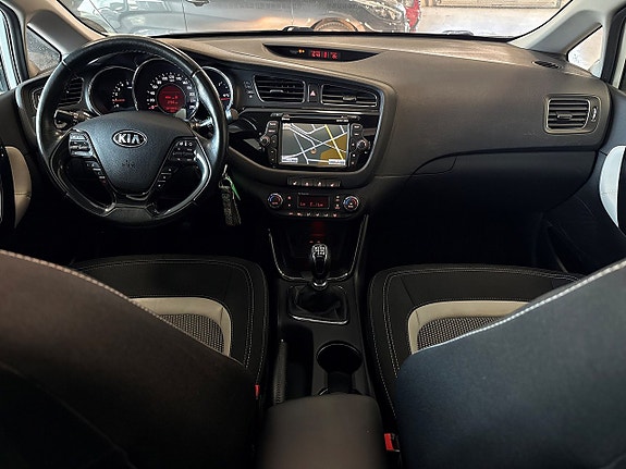 Kia Ceed 10 of 24