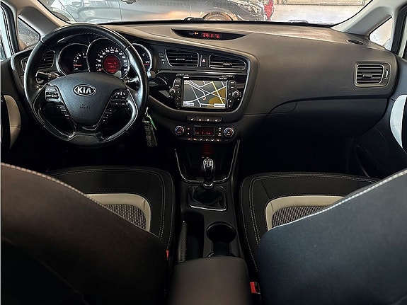 Kia Ceed 10 of 24