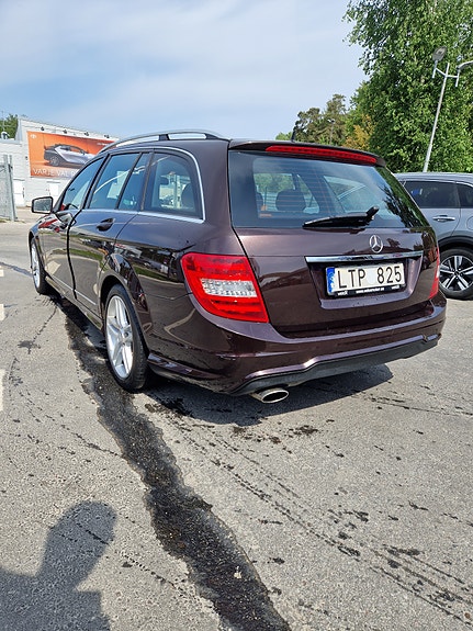 Mercedes-Benz C180 3 of 3
