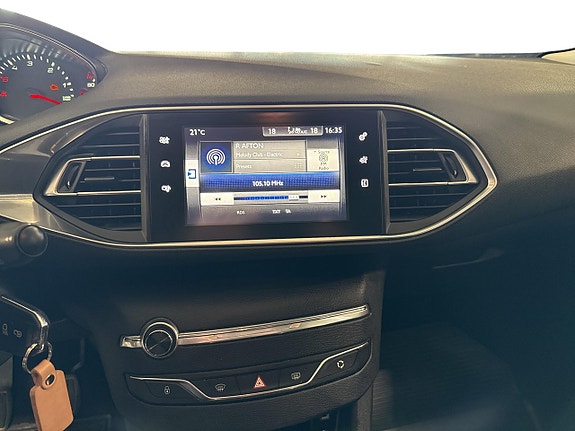 Peugeot 308 13 of 14
