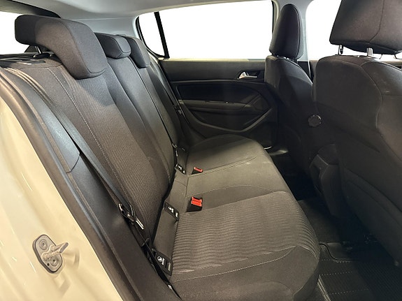 Peugeot 308 8 of 14