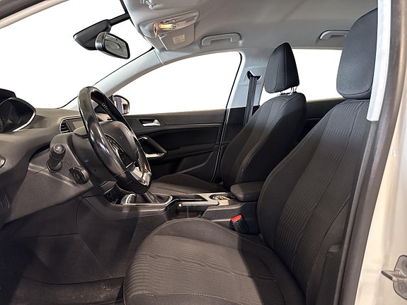 Peugeot 308 2 of 14