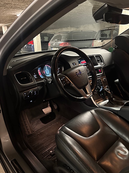 Volvo V60 6 of 14