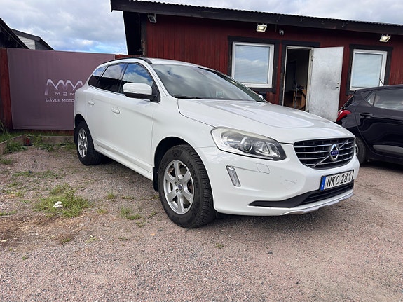 Volvo XC60 2 of 13