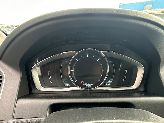Volvo XC60 11 of 13