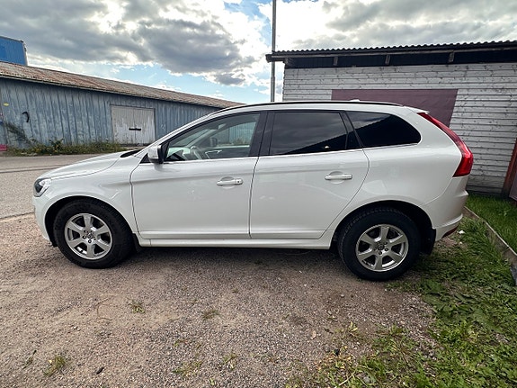 Volvo XC60 5 of 13