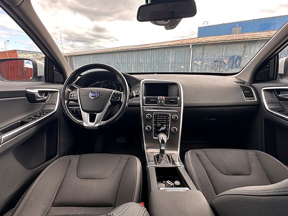 Volvo XC60 6 of 13