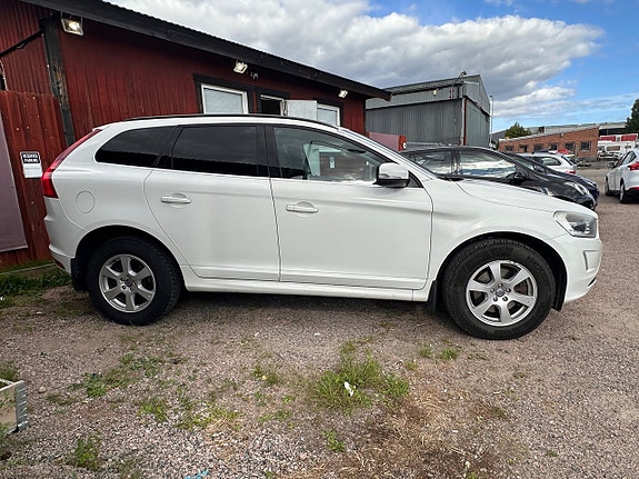 Volvo XC60 3 of 13