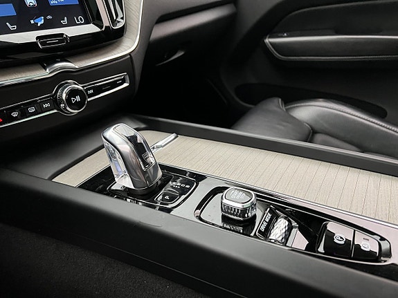 Volvo XC60 27 of 30