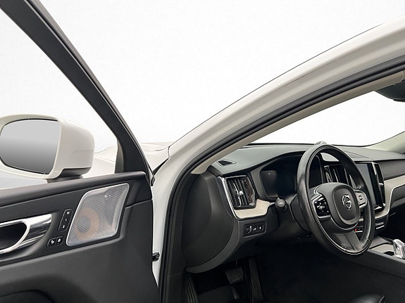 Volvo XC60 9 of 30