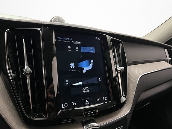 Volvo XC60 22 of 30