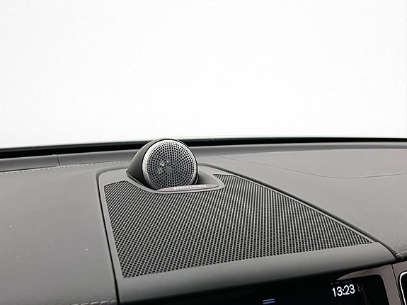 Volvo XC60 12 of 30