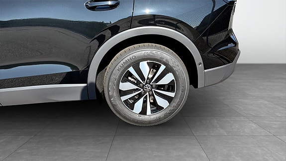 Volkswagen Tiguan 6 of 16