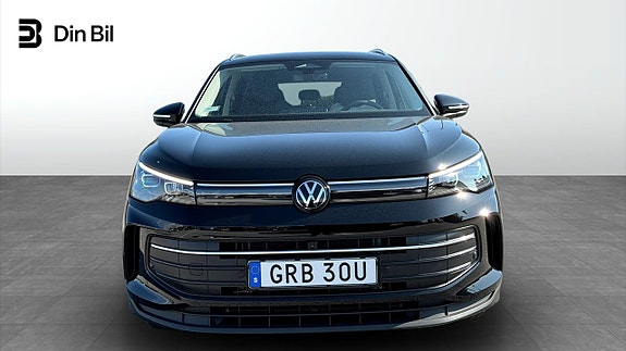 Volkswagen Tiguan 4 of 16
