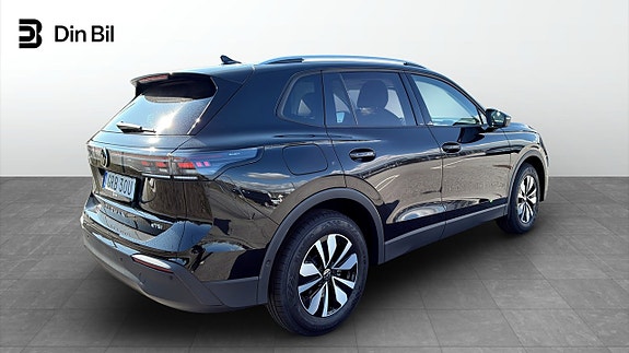 Volkswagen Tiguan 15 of 16