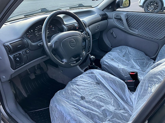 Opel Astra 6 of 12
