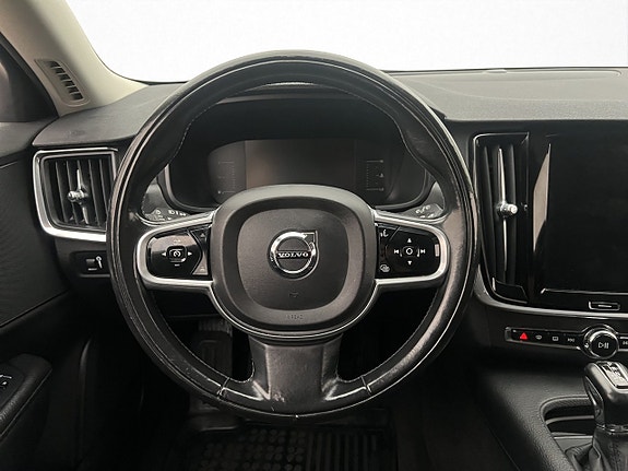 Volvo V90 Cross Country 10 of 30