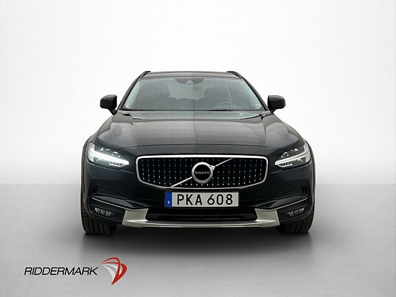 Volvo V90 Cross Country 2 of 30