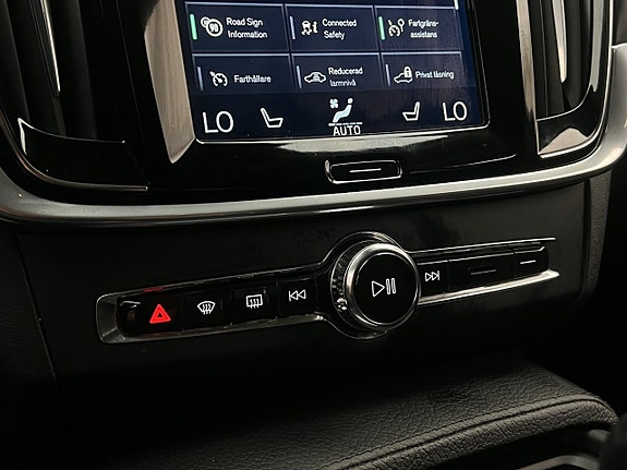 Volvo V90 Cross Country 23 of 30
