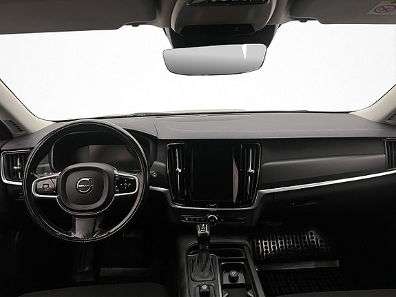 Volvo V90 Cross Country 14 of 30