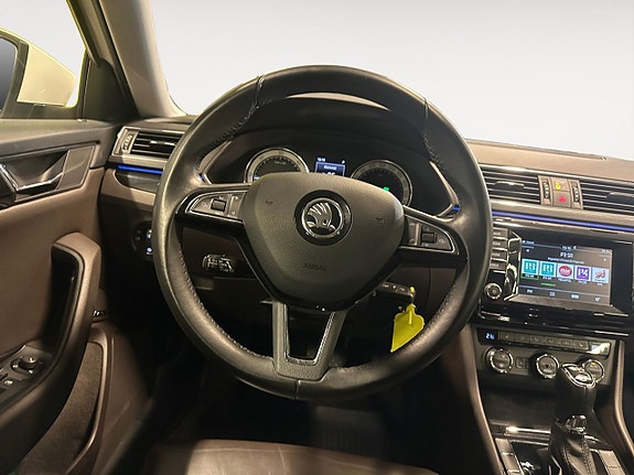 Skoda Superb 13 of 26