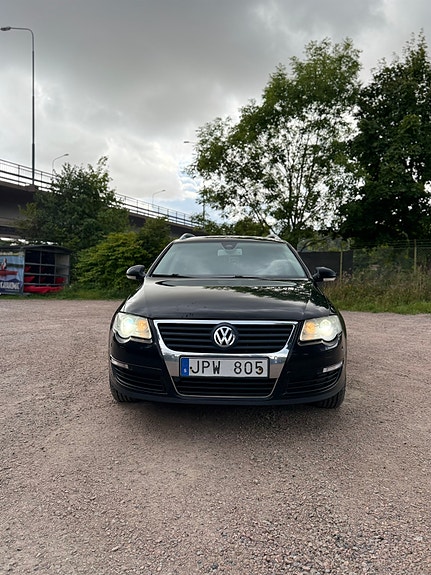 Volkswagen Passat 3 of 13