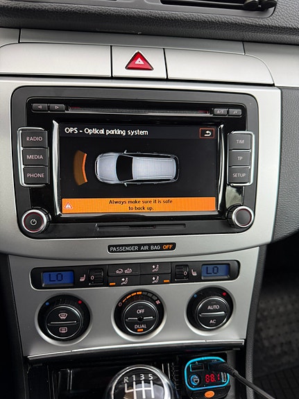 Volkswagen Passat 12 of 13