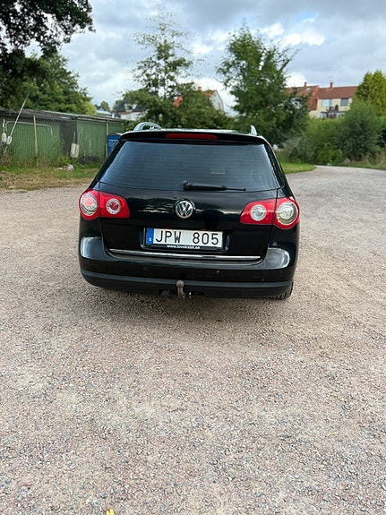 Volkswagen Passat 6 of 13