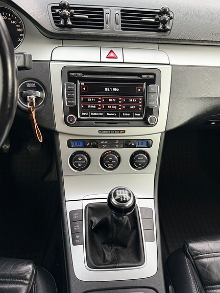 Volkswagen Passat 10 of 13