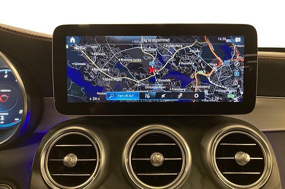 Mercedes-Benz GLC43 16 of 18