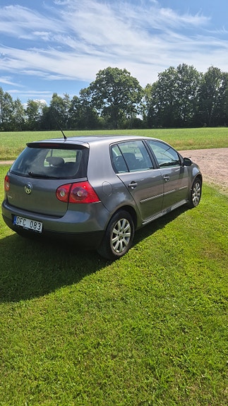 Volkswagen Golf V 3 of 6