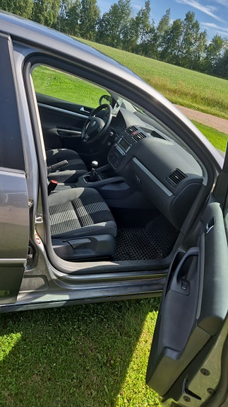Volkswagen Golf V 4 of 6