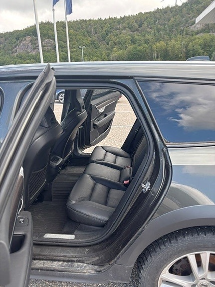 Volvo V90 Cross Country 8 of 8