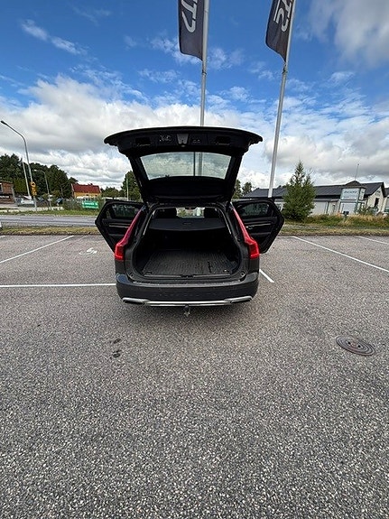 Volvo V90 Cross Country 5 of 8