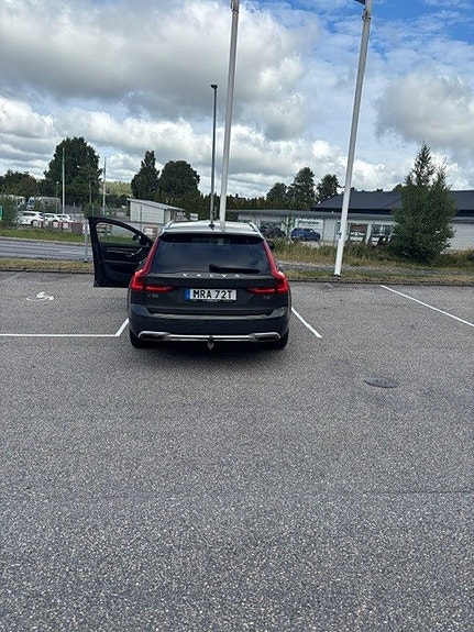 Volvo V90 Cross Country 4 of 8