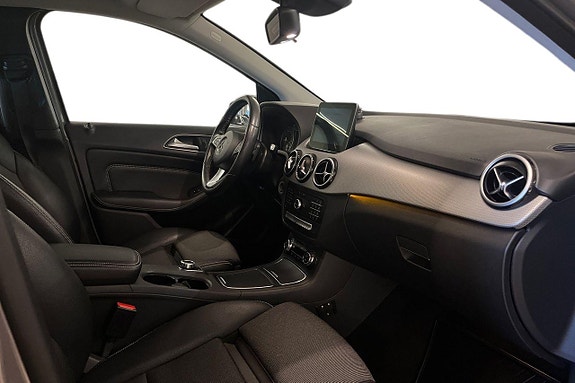 Mercedes-Benz B200 d 14 of 23