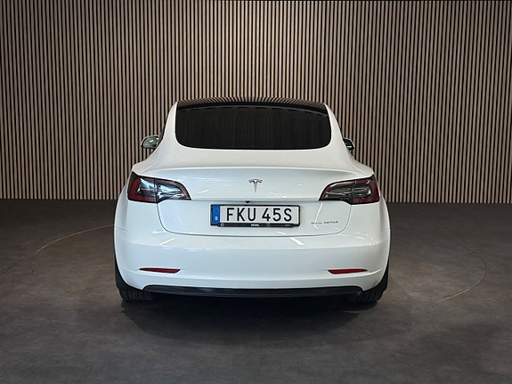 Tesla Model 3 5 of 21
