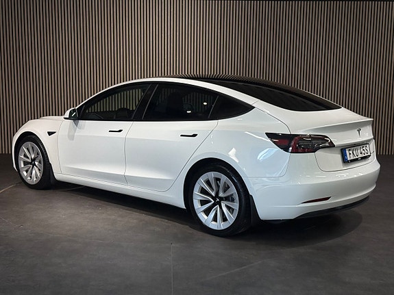 Tesla Model 3 6 of 21
