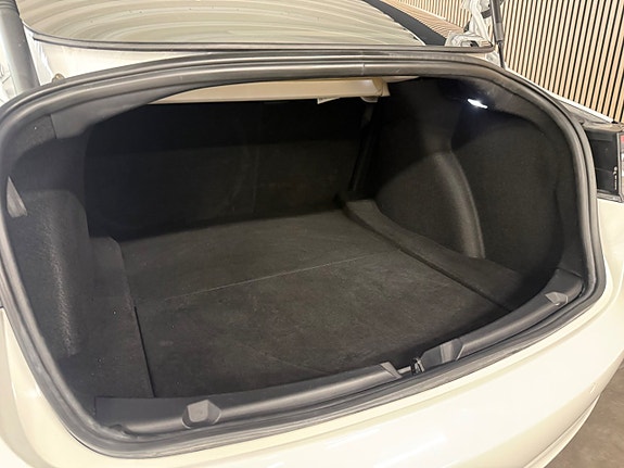 Tesla Model 3 17 of 21