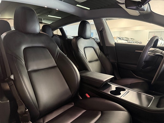 Tesla Model 3 21 of 21